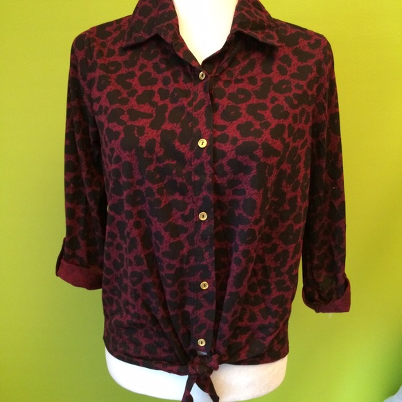 Zena Animal Print tie front button down top medium - Picture 1 of 8