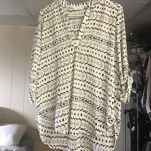 Lush M - Roll sleeve lightweight tunic