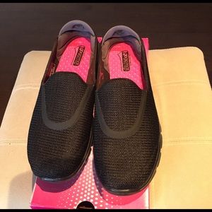 Walking shoes - only worn a few times