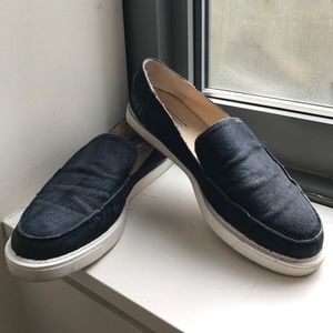 Navy faux horsehair platform sneakers