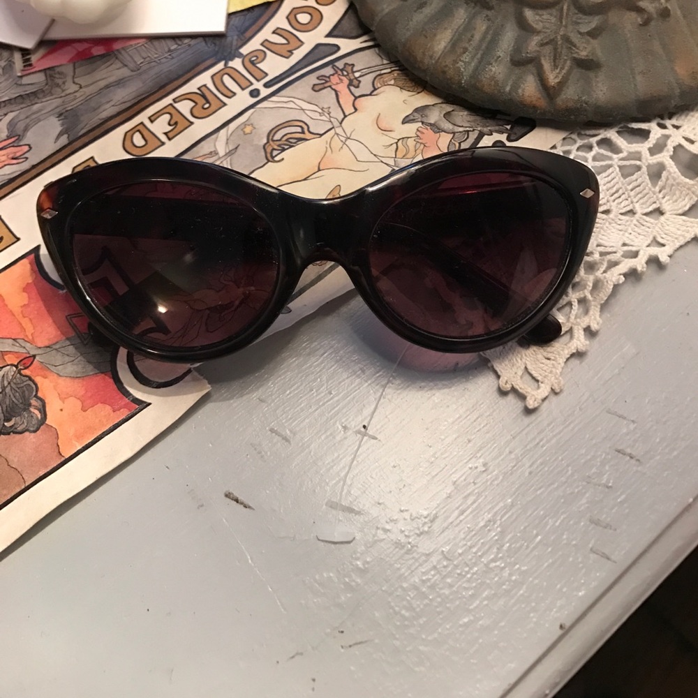 Betsey Johnson cat eye sunglasses