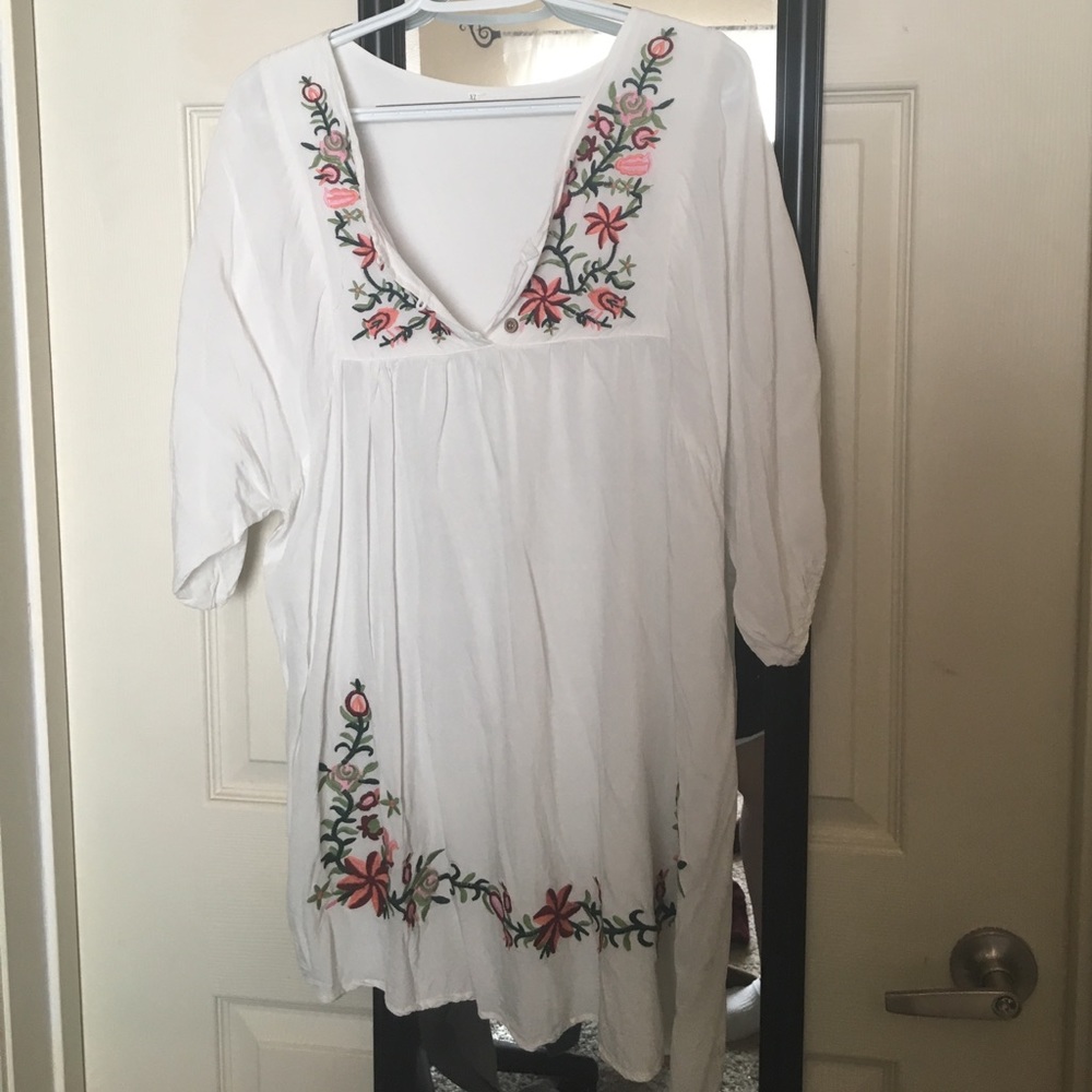 Cute tunic/ mini dress with floral pattern XL