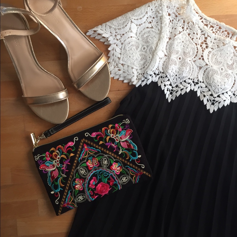 Lacework pleated dress