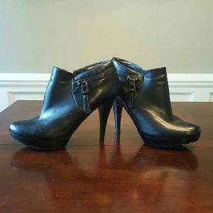 Guess black leather booties