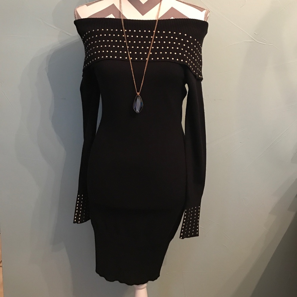 🆕 Sexy black off shoulder dress with gold accent