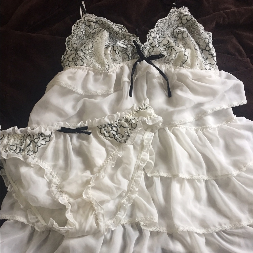 cute and flirty Victoria secret babydoll size m