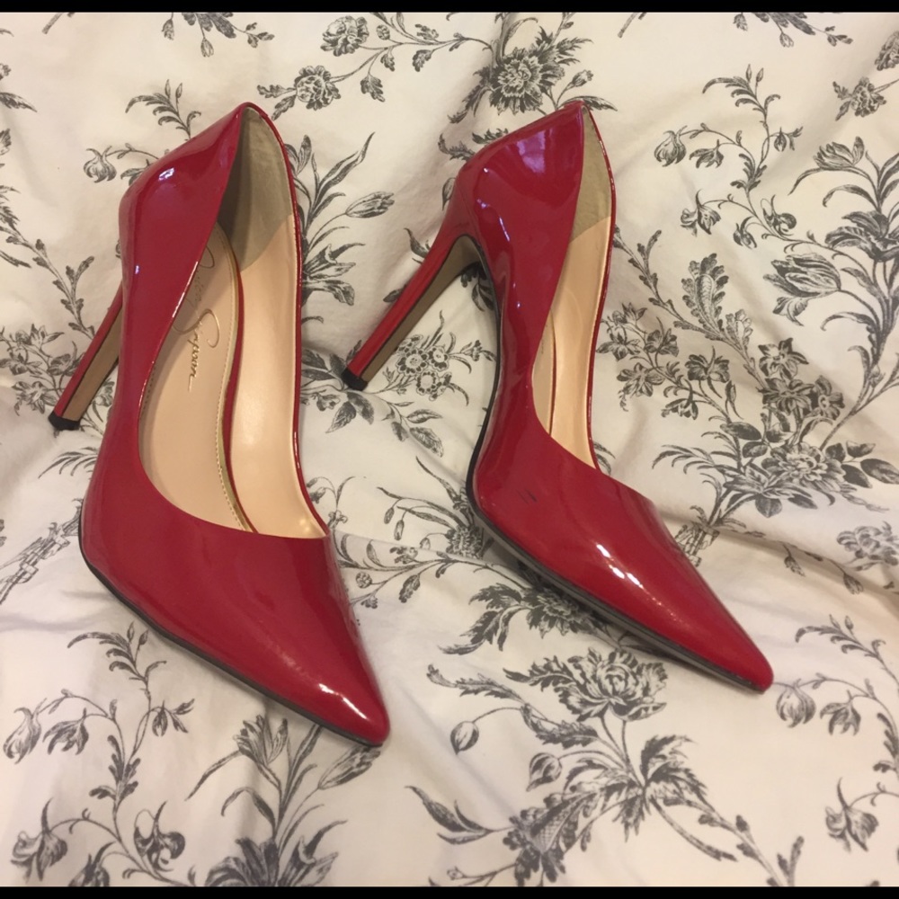 Jessica Simpson pumps