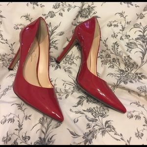 Jessica Simpson pumps