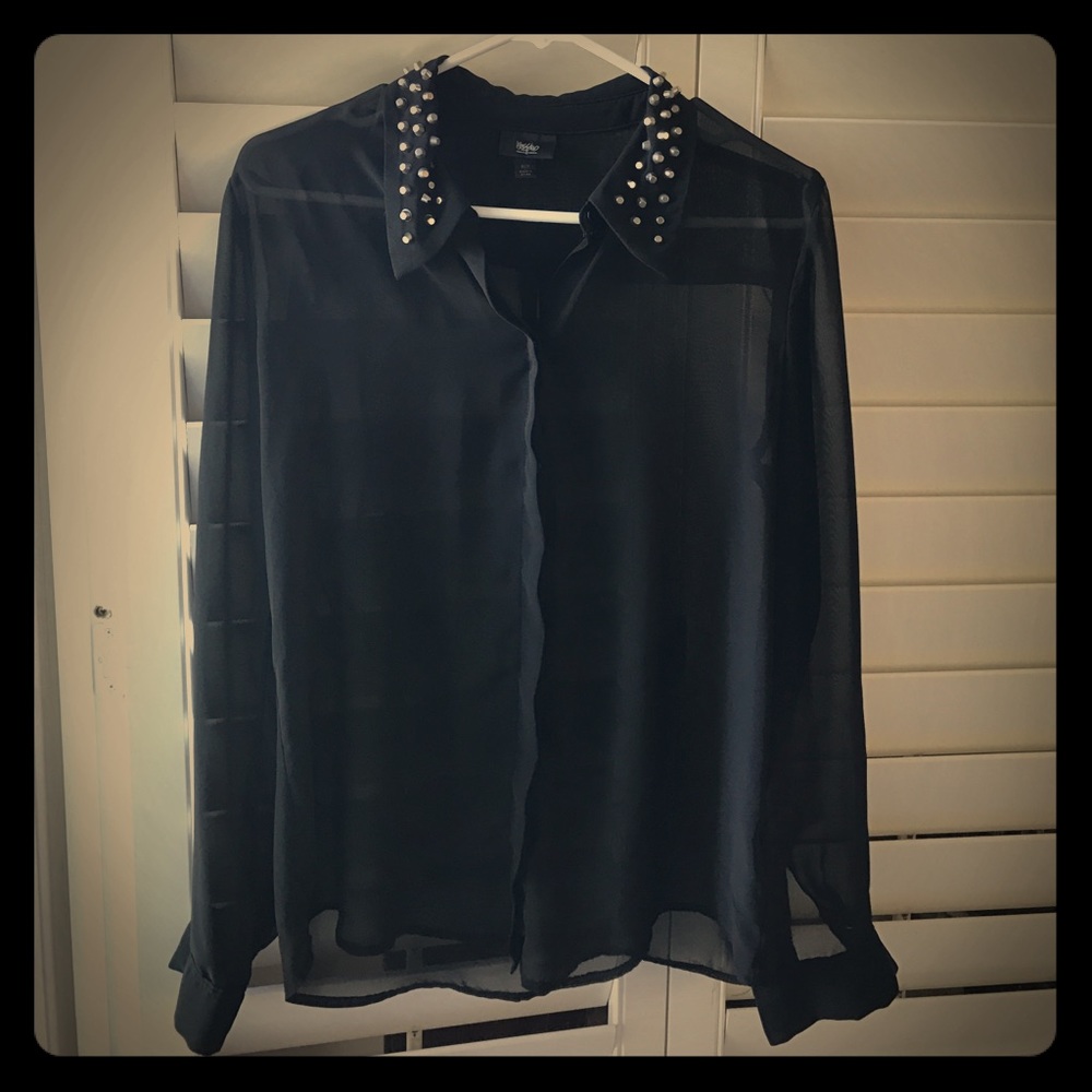 ❤️ Super fun & edgy sheer studded blouse!