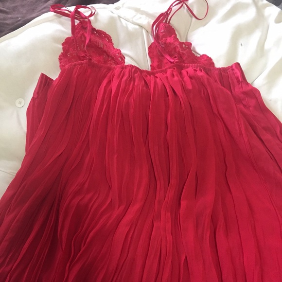 Red Victoria secrets baby doll size m - Picture 3 of 4