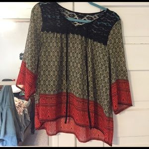3/4 Sleeve Graphic Blouse