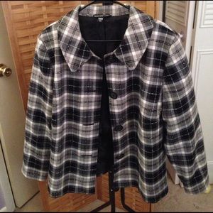 Cute plaid fully lined blazer