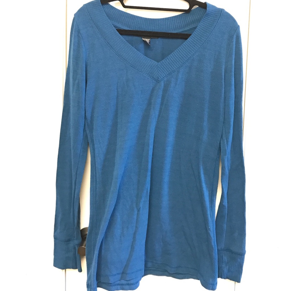 Blue Longsleeve V-Neck