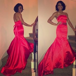 Sherri Hill Strapless Prom Dress