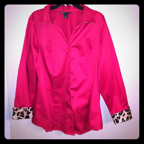 Lane Bryant Tops - Lane Bryant Leopard Sleeve and Collar Blouse Sz 22