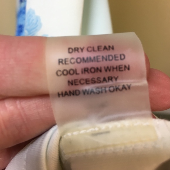 Sleeveless white with blue flowered dress - Picture 5 of 5