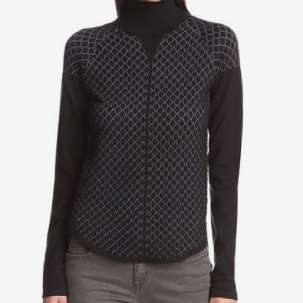 Stretchy Black and Gray Pattern turtleneck