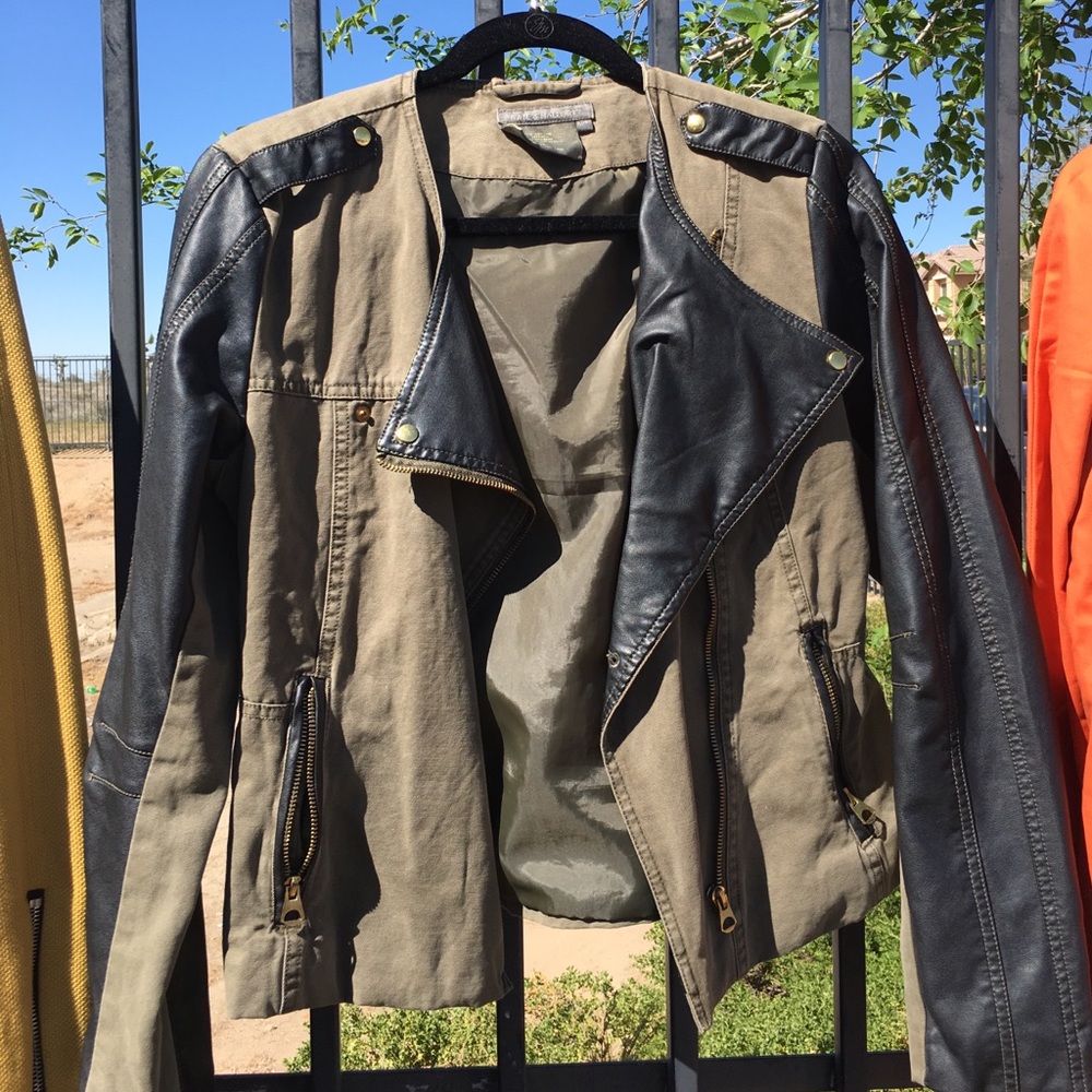Brand-new army green and black Moto jacket