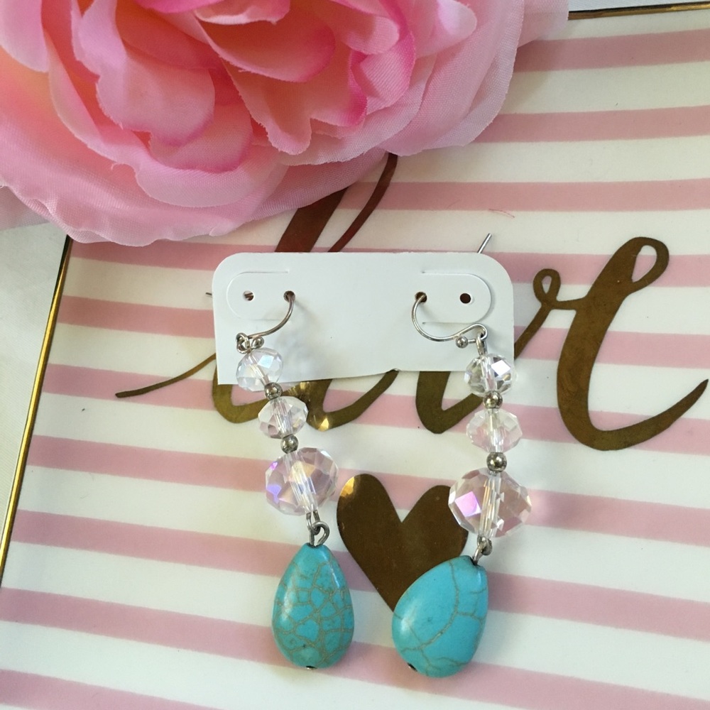 ❤️ Dangly Earrings