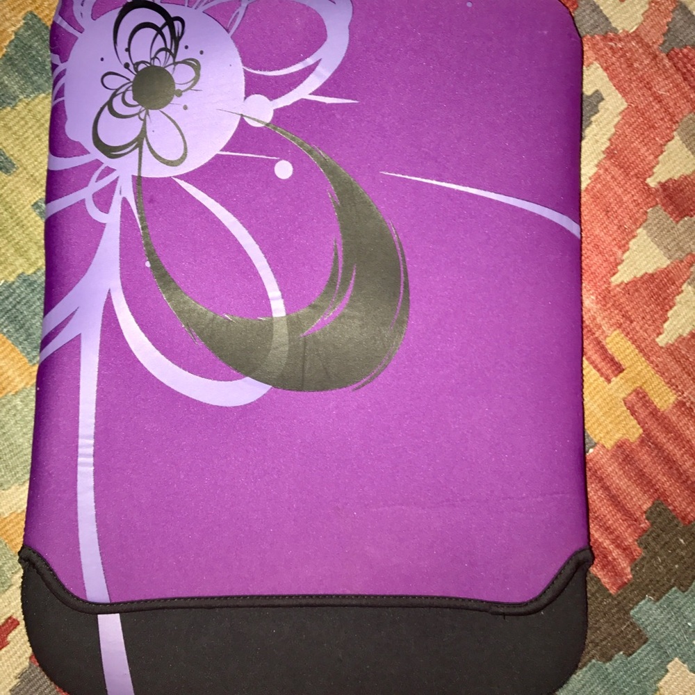 Evolve reversible PC Protective case measure 16.5"