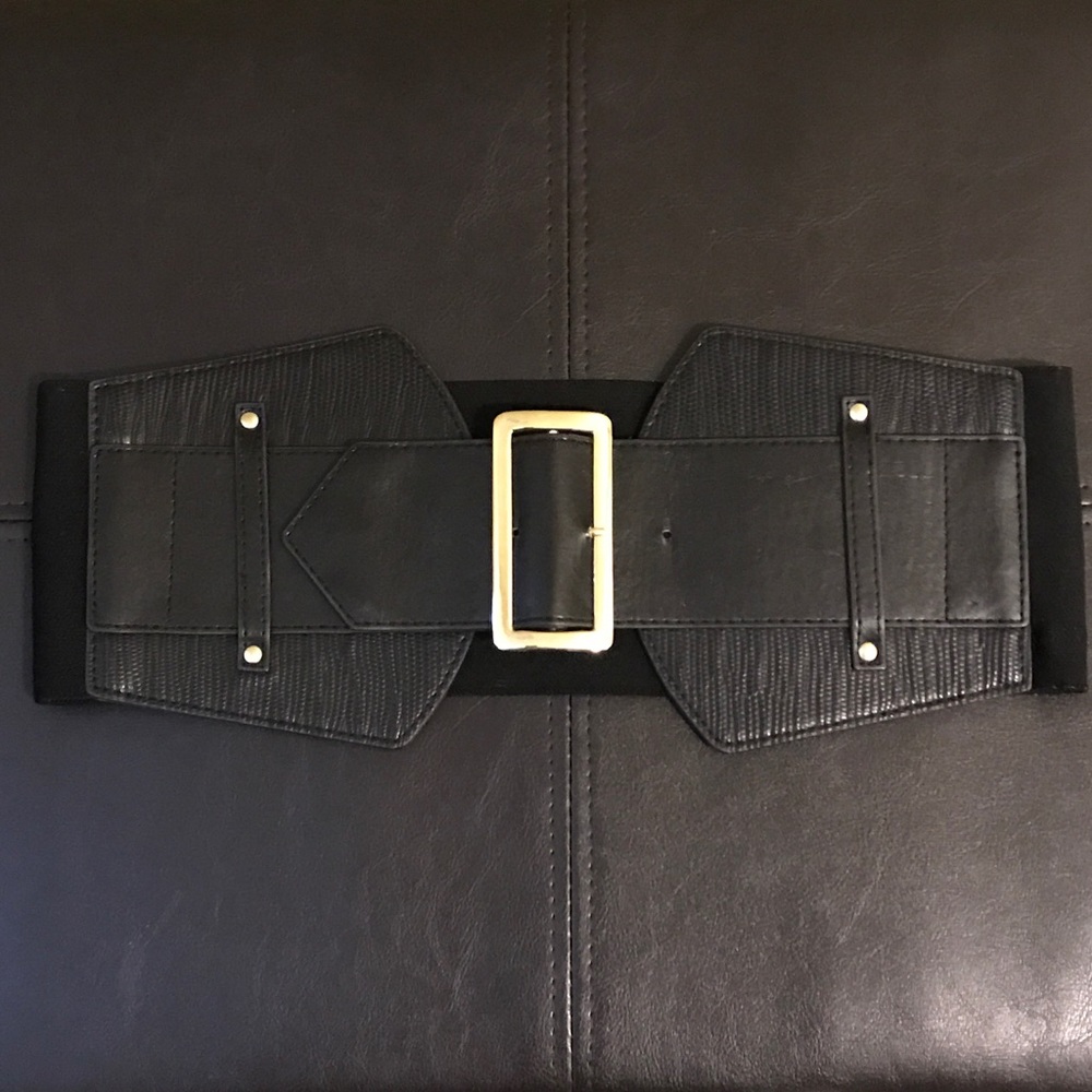 $4 with bundle deal!! Bebe Elastic Waist Belt