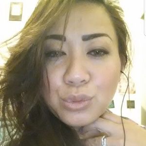 Meet your Posher, Champha