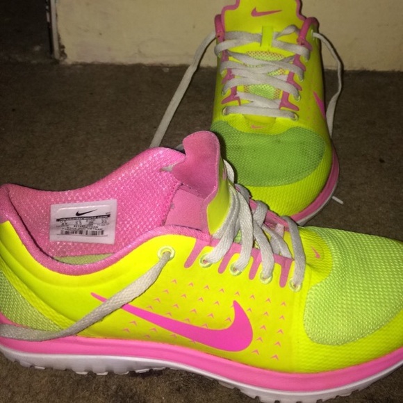 Nike Running Shoes - Picture 1 of 3