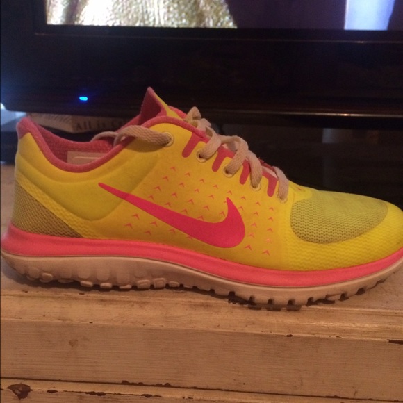 Nike Running Shoes - Picture 2 of 3