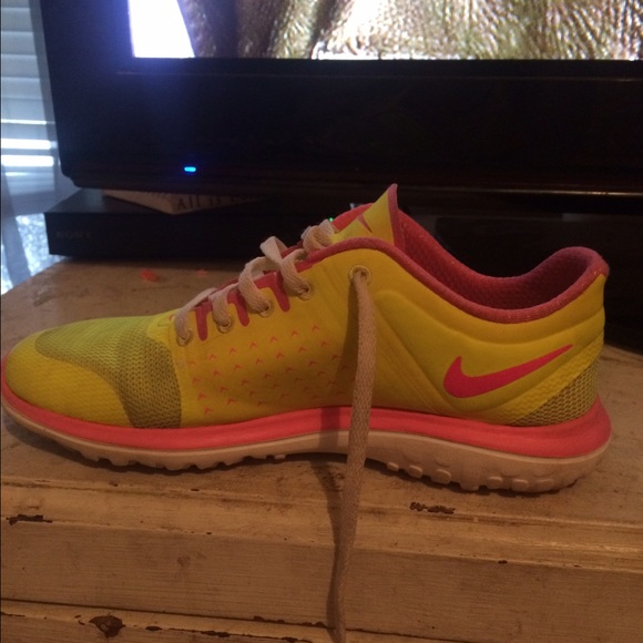 Nike Running Shoes - Picture 3 of 3