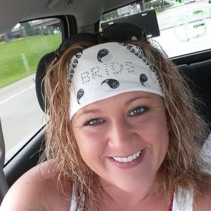 Meet your Posher, Crystal