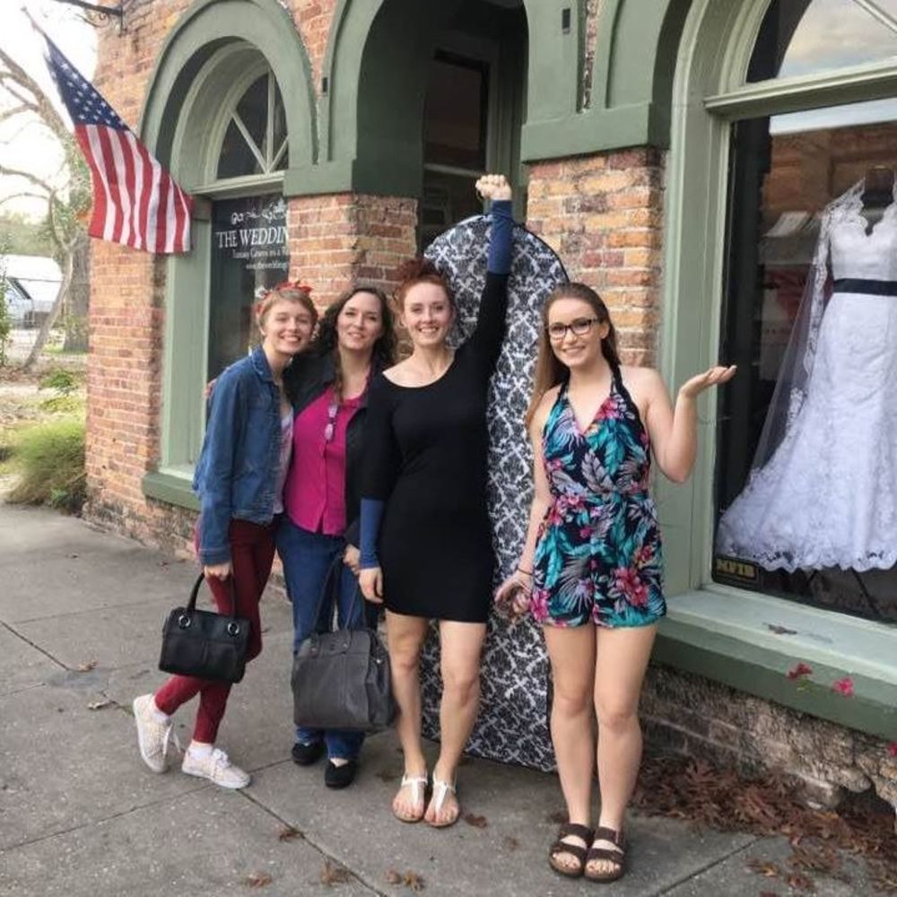 Meet your Posher, Simone