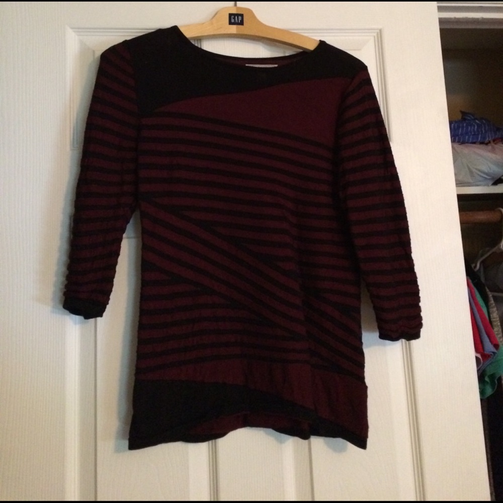 Quarter sleeve top