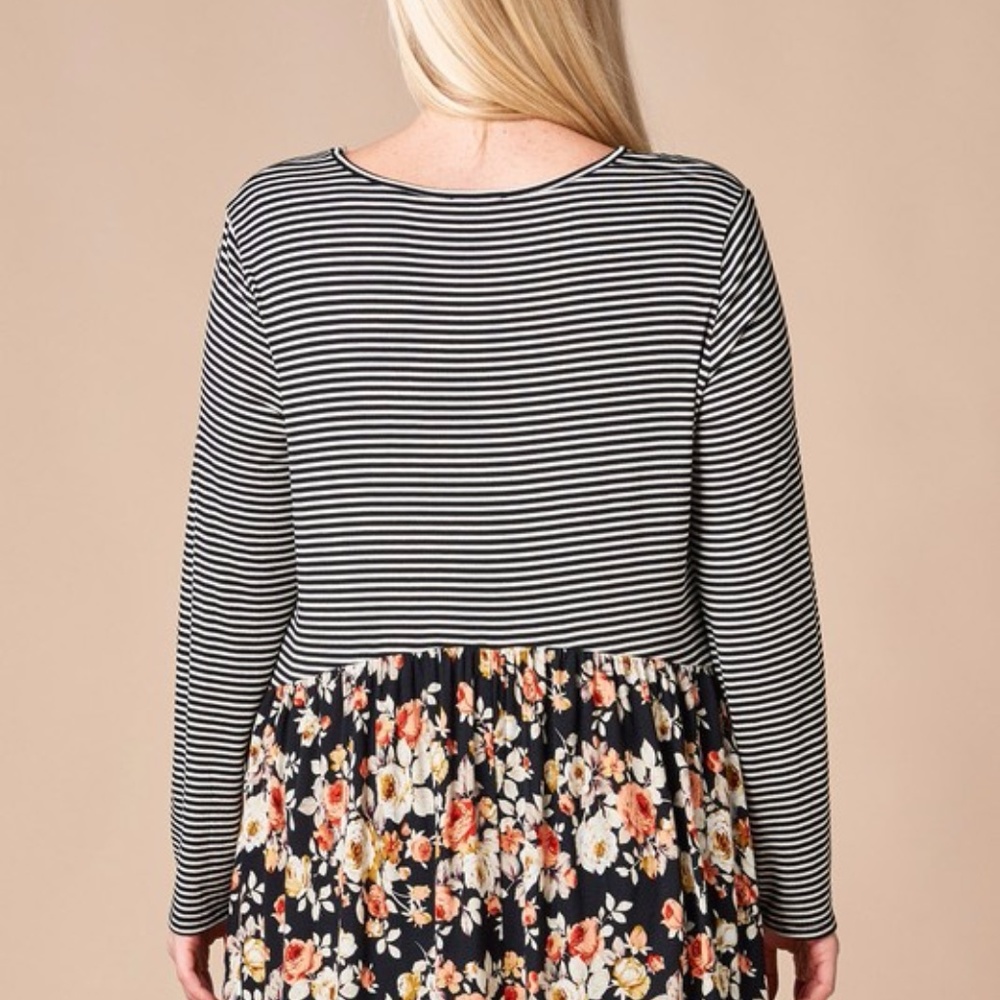 Black/Gray Striped top w Floral Flounce top -TO-65 - Picture 2 of 8