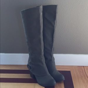 FERGALICIOUS Grey Boots