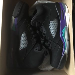 Jordan 5 Black Grape
