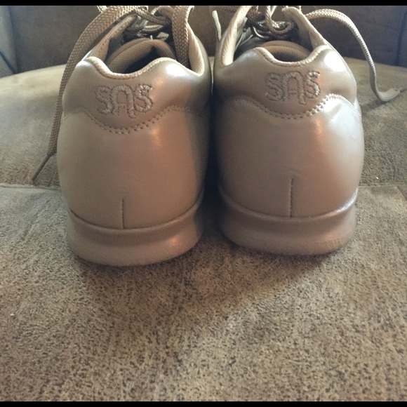 SAS tan shoes size 8 narrow - Picture 3 of 3
