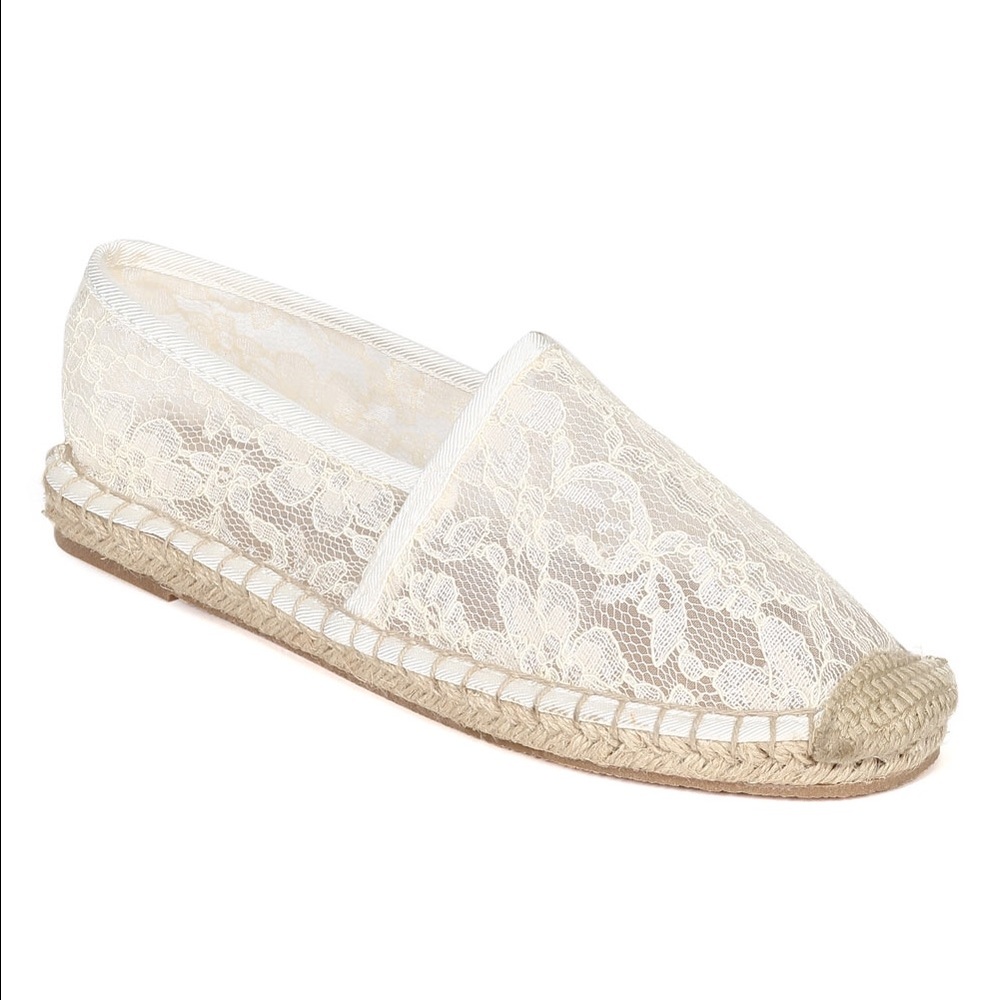 Breckelle's White Lace Loafers