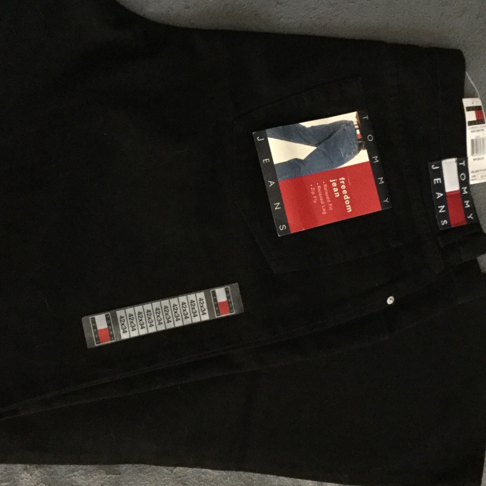 Tommy Hilfiger Black Freedom Jeans NWT 42x34
