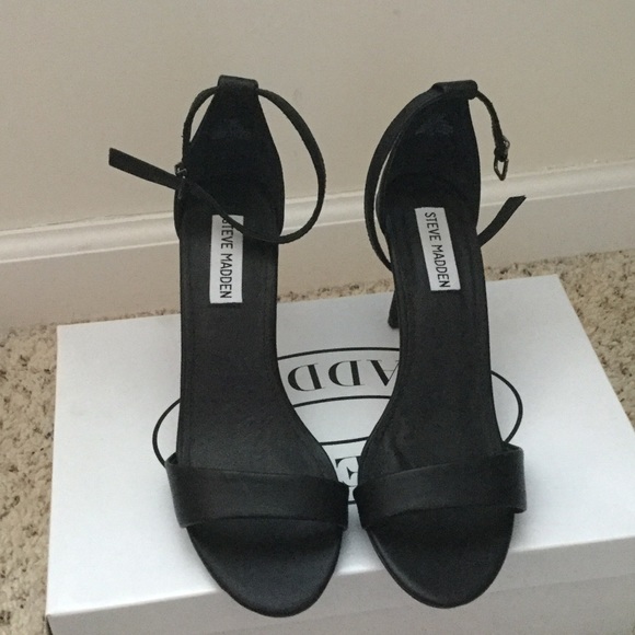 Steve Madden Sillly - Picture 2 of 2