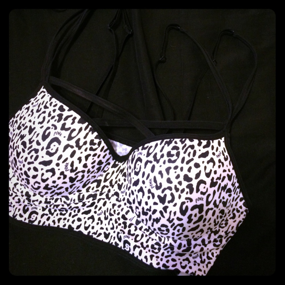 NWOT VS PINK bralette/crop top has full padding