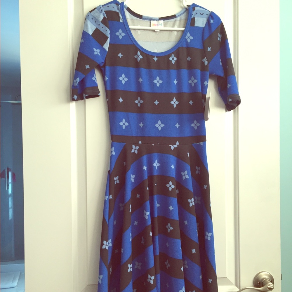 XS Lularoe Nicole dress