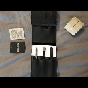Burberry alligator grooming set