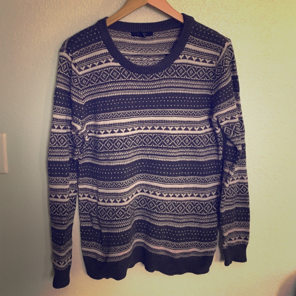 Gray pink sweater M