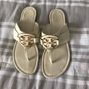 Tory Burch white flip flop sandal size 8.5