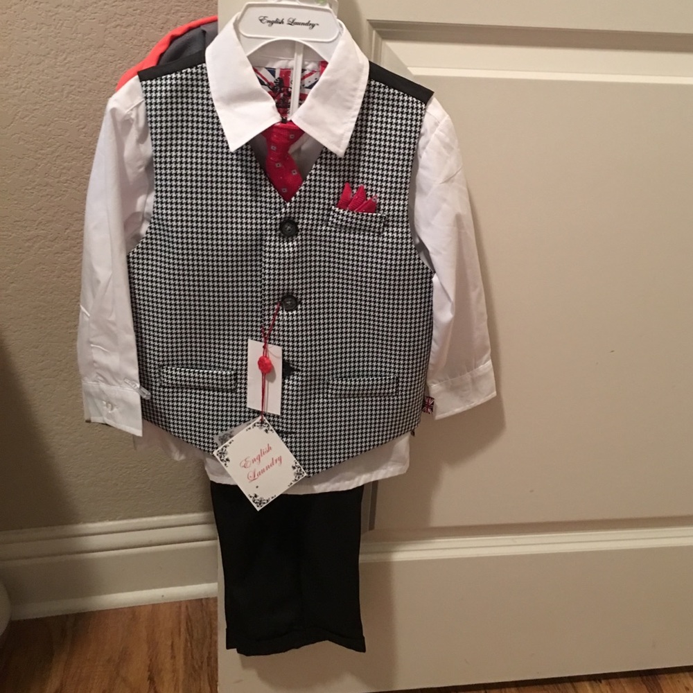Boys 4 piece suit set size 4T