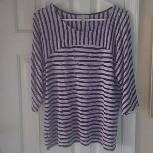 Sheer striped top with loose fit, striped design
