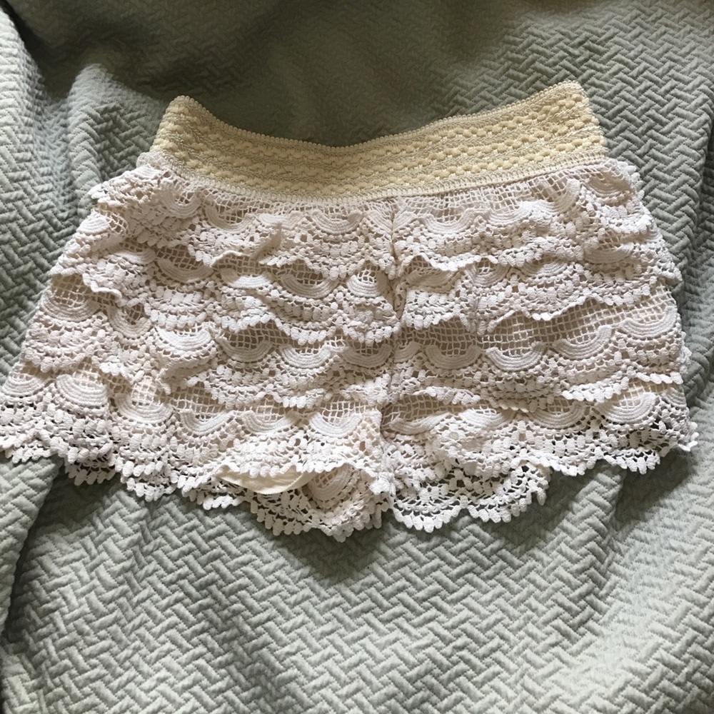 Frilly shorts