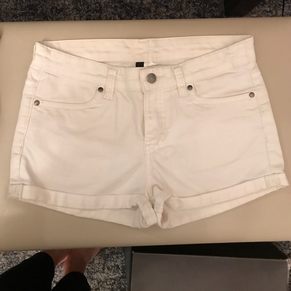 H&M white shorts