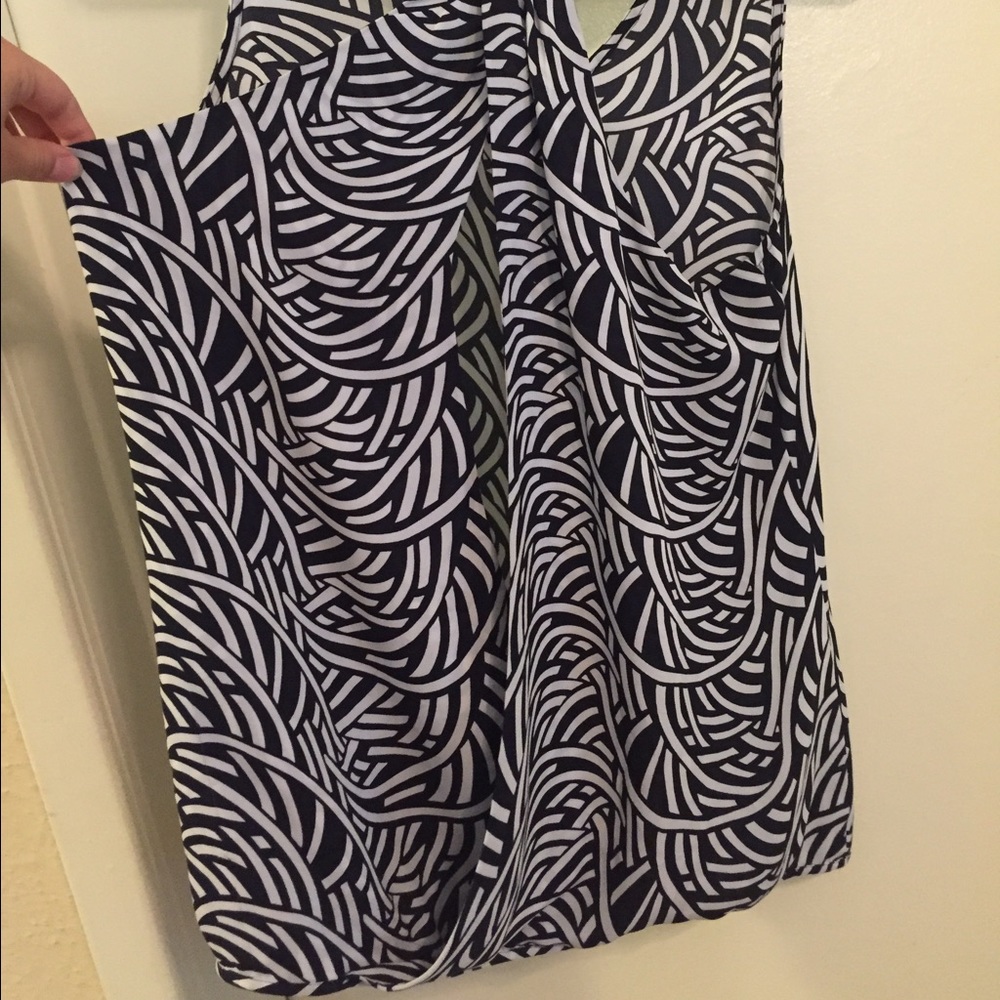 Patterned Blouse - Picture 3 of 3