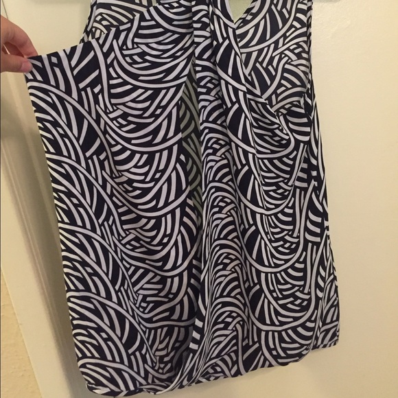 Patterned Blouse - Picture 3 of 3